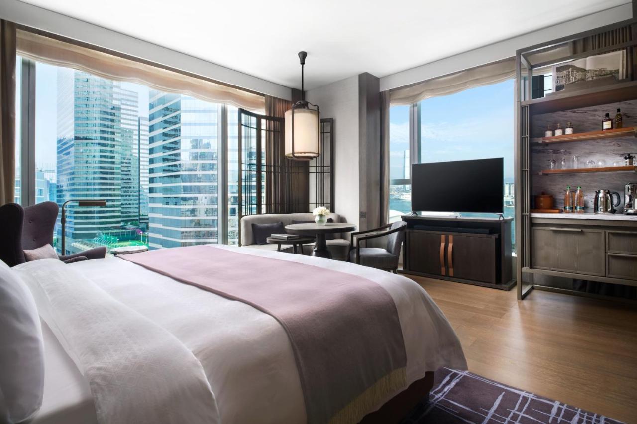 Grand Deluxe Zimmer mit Kingsize-Bett und Stadtblick